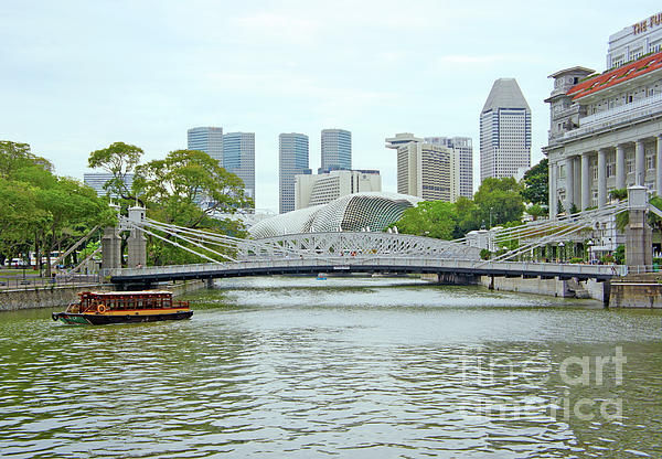 Cavenagh Bridge Singapore