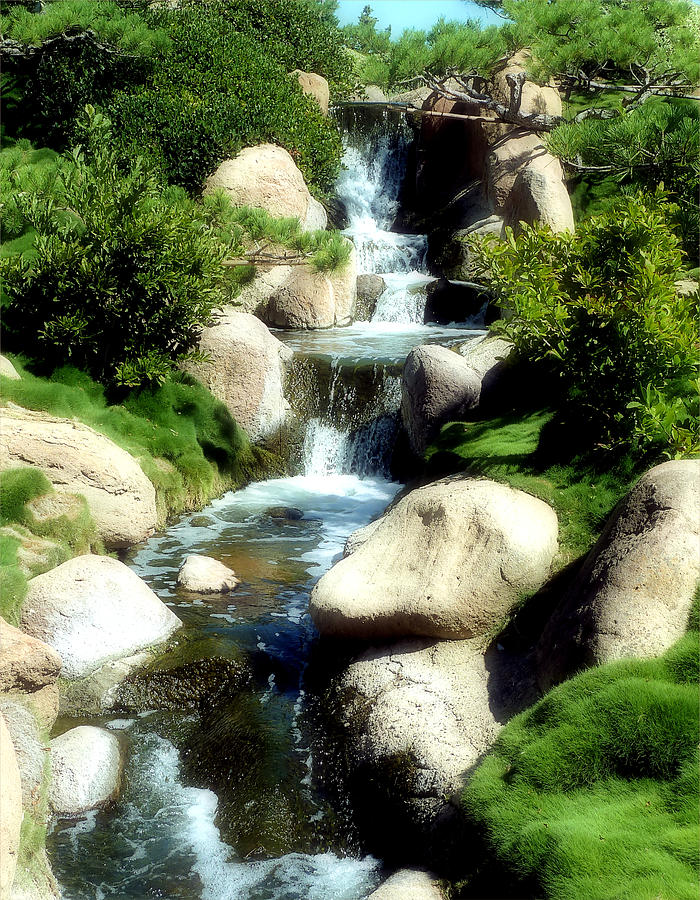 peaceful waterfall background loi