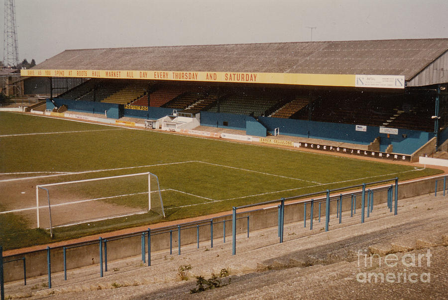 southend-united-roots-hall-east-stand-2-1970s-legendary-football-grounds.jpg