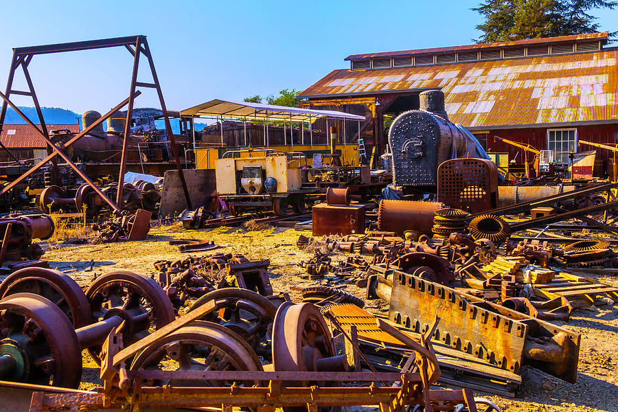 train-scrap-yard-felton-california-garry