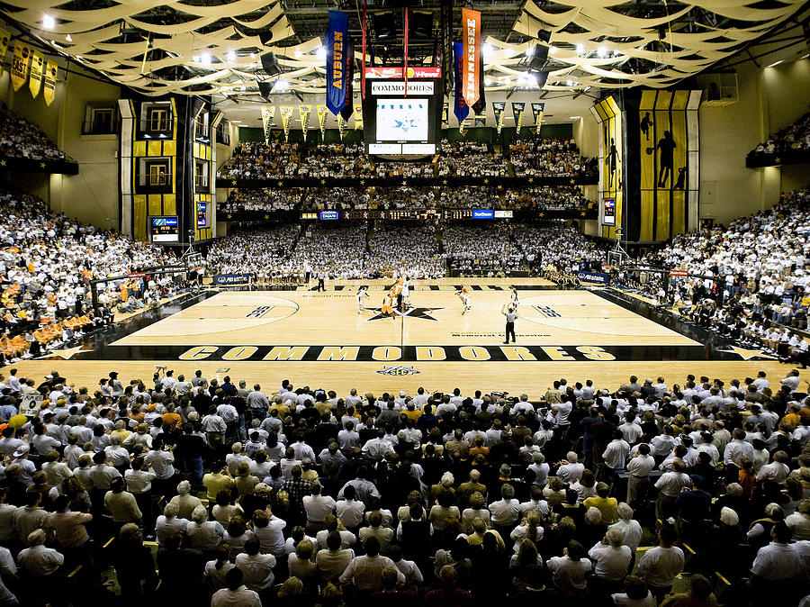 marcus-lee-loves-vanderbilt-s-memorial-gym-kentucky-sports-radio