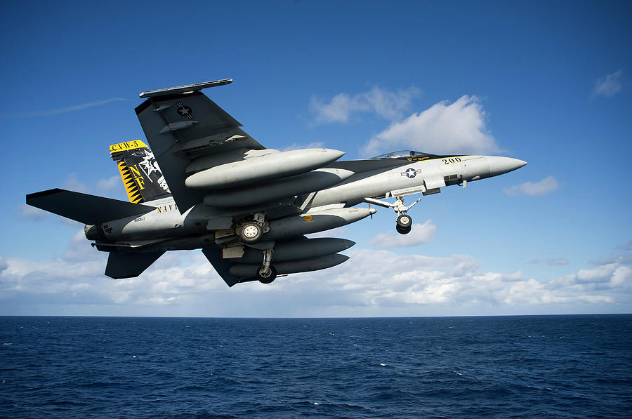 An Fa E Super Hornet Launches Photograph By Stocktrek Images