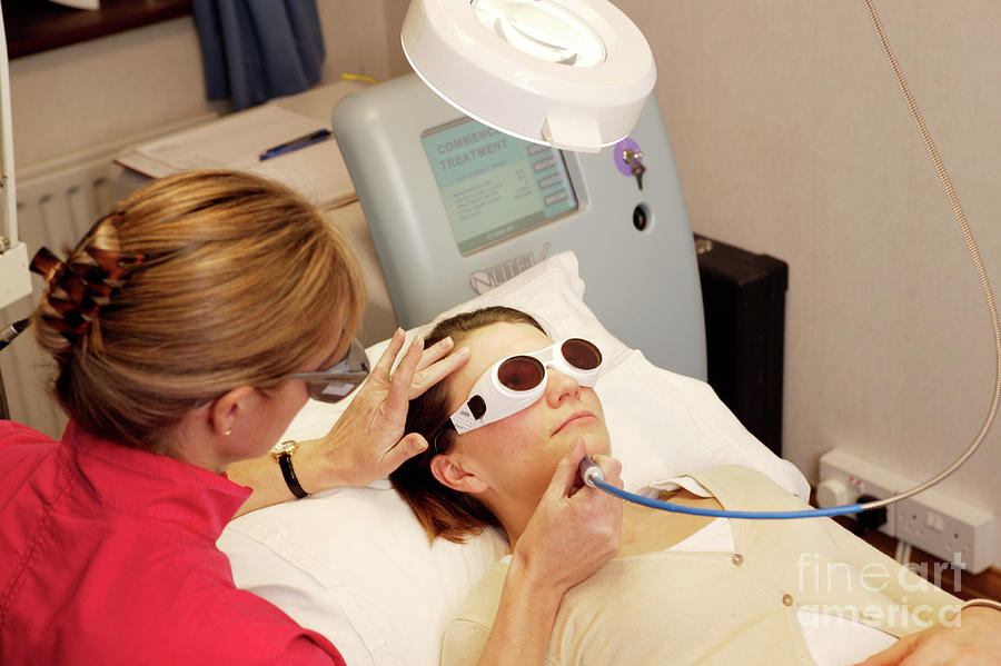 Laser Wrinkle Treatment Photograph By Michael Donne Science Photo