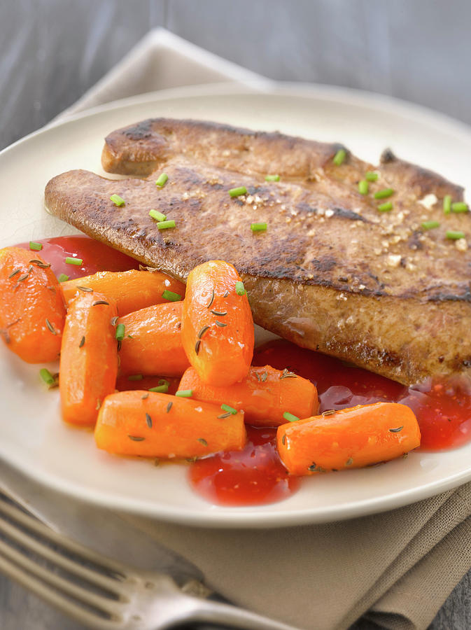 Foie De Veau Au Vinaigre De Framboise Et Carottes Confites Au Cumin