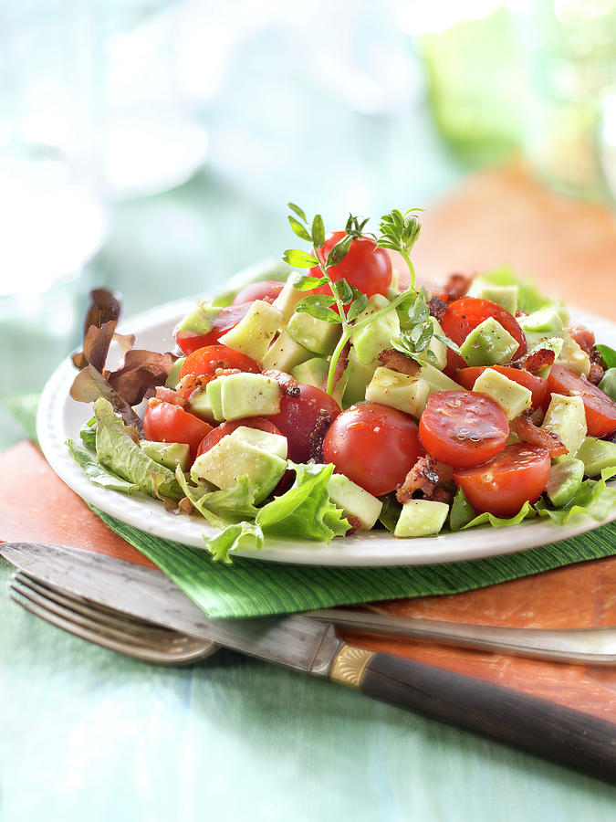 Salade D Avocat Tomates Et Lardons Vinaigree Avocado Tomato And