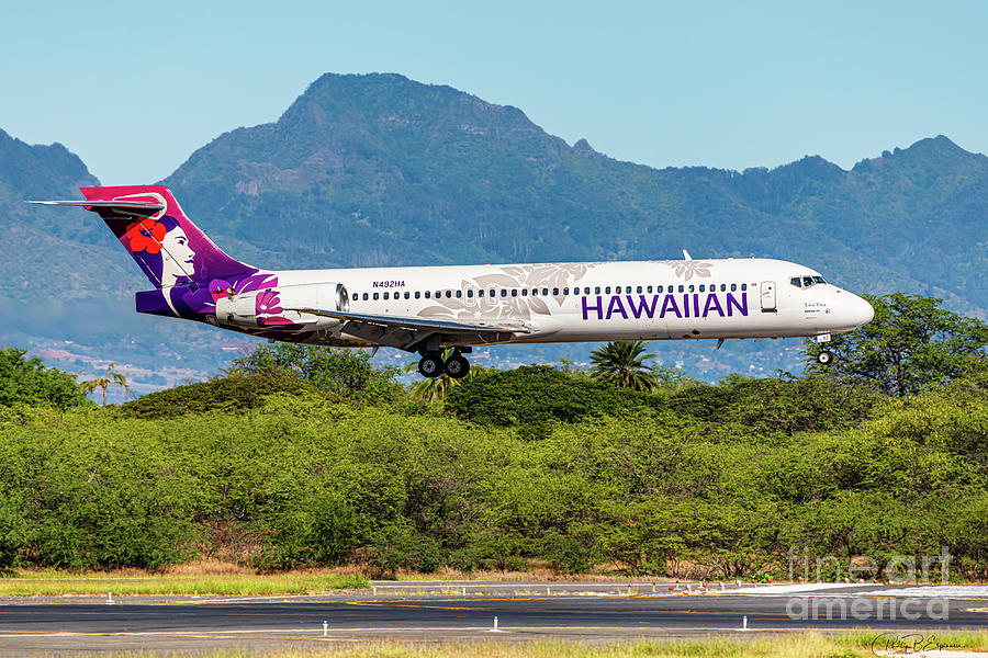 Hawaiian Airlines Boeing 717 200 N492HA Landing In Honolulu Hawaii