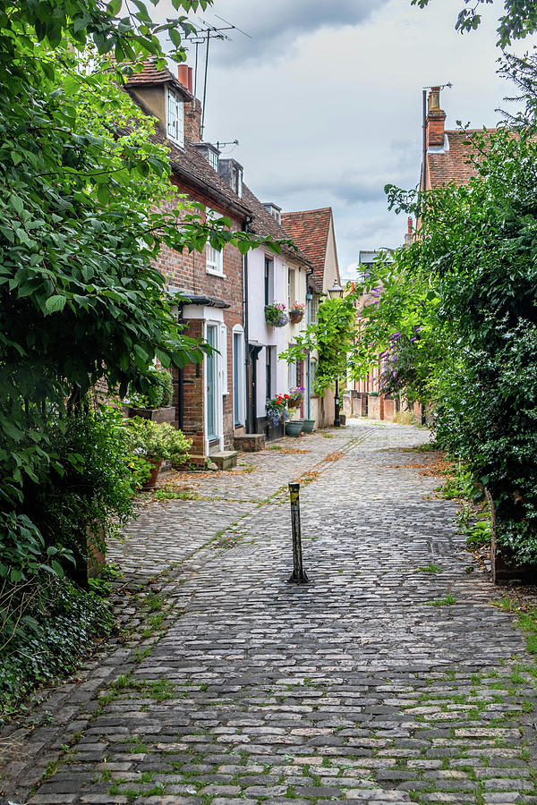 Narro Street In Old Aylesbury Photograph By Kevin Hellon Fine Art America