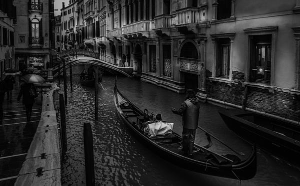 Colin Utz - A Rainy Winter Day In Venice