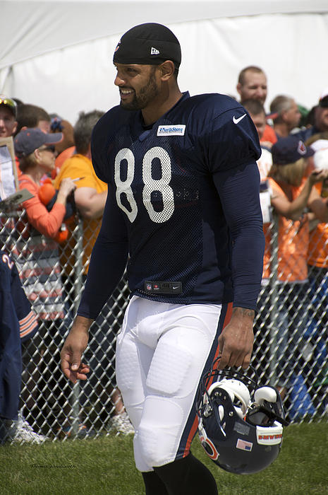 Chicago Bears TE Dante Rosario Training Camp 2014 01 T-Shirt by Thomas  Woolworth - Pixels