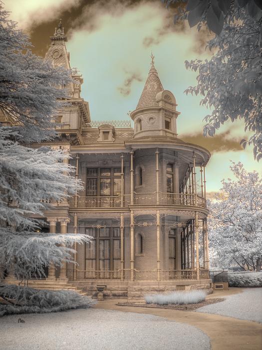 Jane Linders - Littlefield mansion