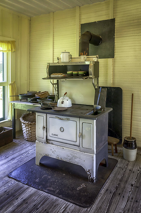 Vintage Cast Iron Pots and Pans Photograph by Lynn Palmer - Fine