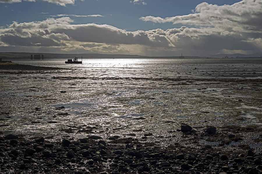  Low tide in Isle of Skye Photograph by Dubi Roman