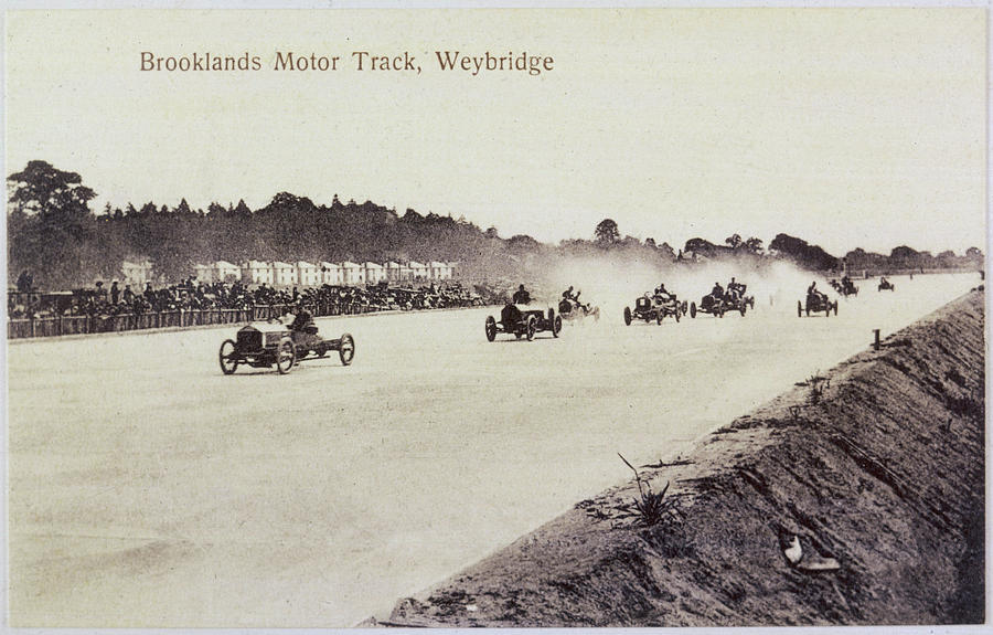 brooklands motor racing circuit