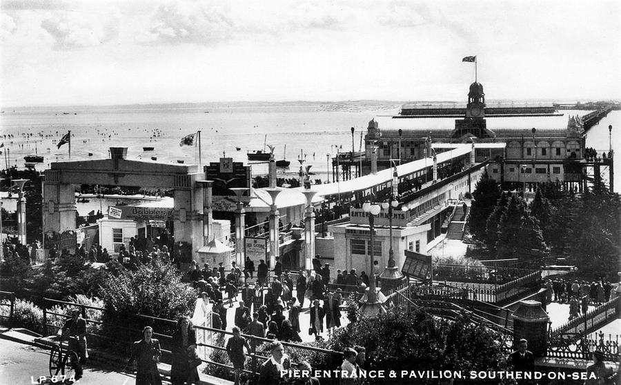 Southend-on-sea, Essex Pier Entrance Photograph by Mary Evans Picture ...