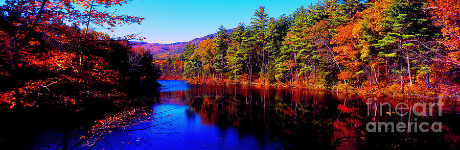   White Mountains National Park red eagle pond New Hampshire Photograph by Tom Jelen