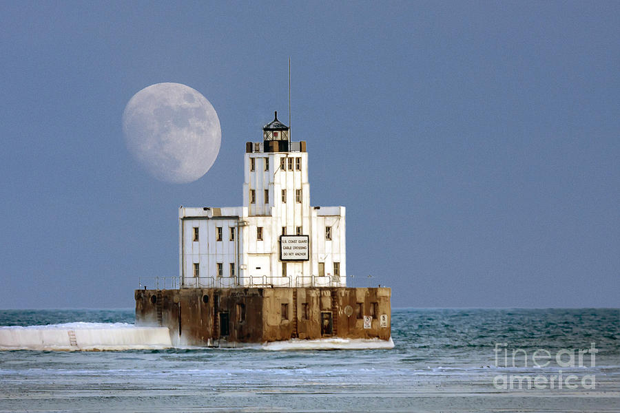 0186 Moon over Milwaukee Breakwater Lighthouse Photograph by Steve Sturgill