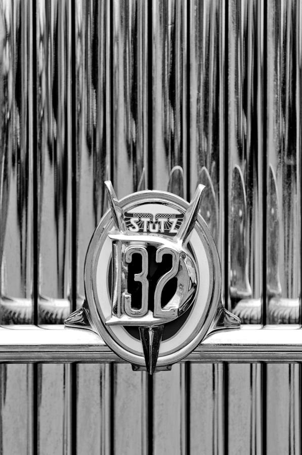 1932 Stutz DV-32 Super Bearcat Emblem Photograph by Jill Reger