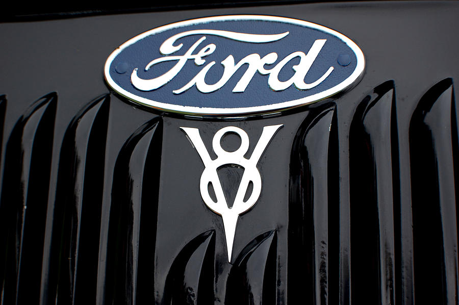 vintage ford v8 logo