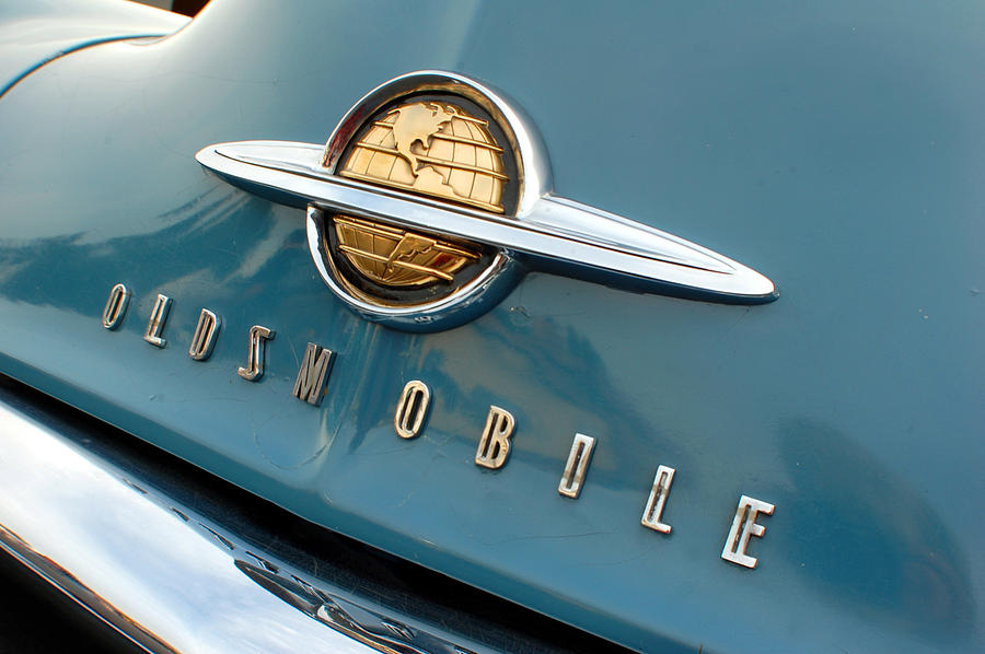 oldsmobile logo history