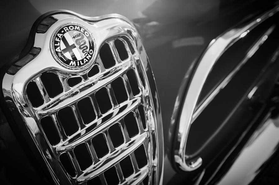 1957 Alfa-Romeo 1900C Super Sprint Grille Emblem Photograph by Jill Reger