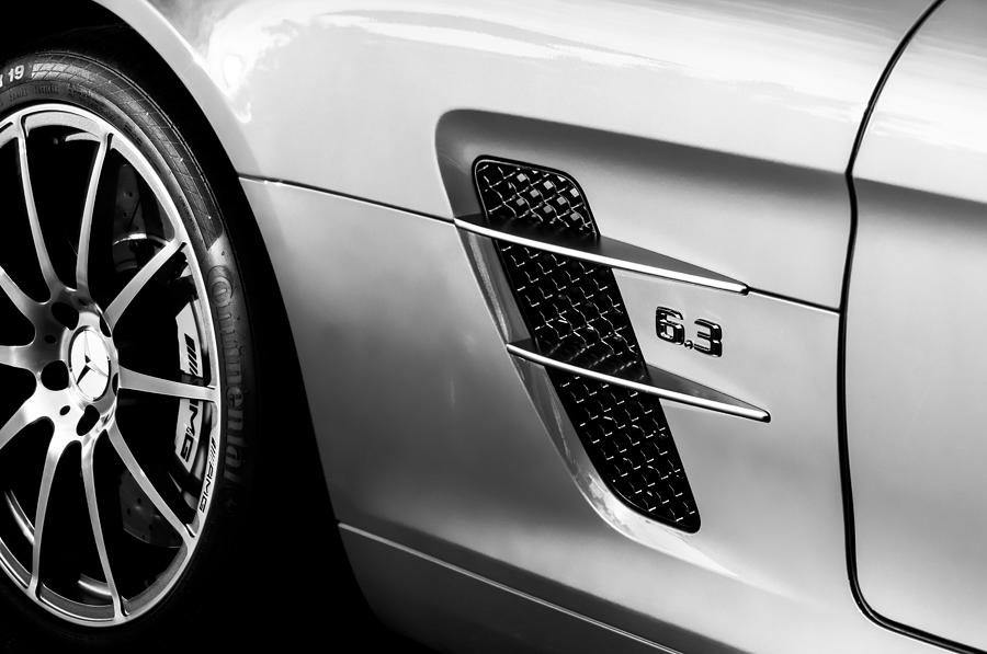 2012 Mercedes-benz Sls Gullwing Wheel #1 Photograph by Jill Reger