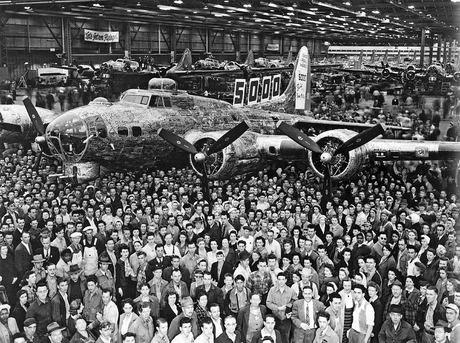 Seattle Photograph - 5,000th Boeing B-17 Built #1 by Underwood Archives