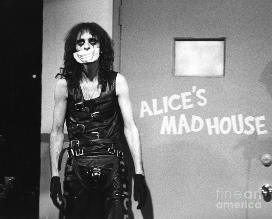 Alice Cooper Photograph - Alice Cooper 1979 by Chris Walter