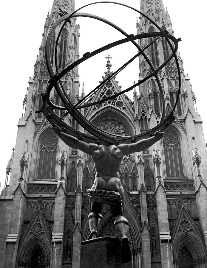Atlas in Rockefeller Center Photograph by Underwood Archives