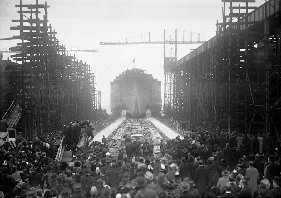 Battleship Launch, 1917 #1 Photograph by Granger