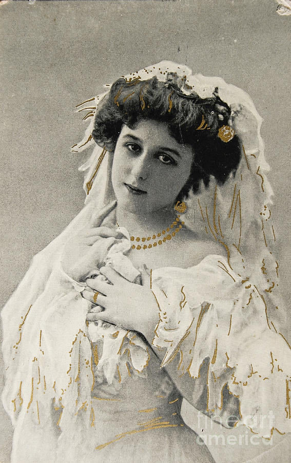 Beautiful Woman Around 1910 Photograph