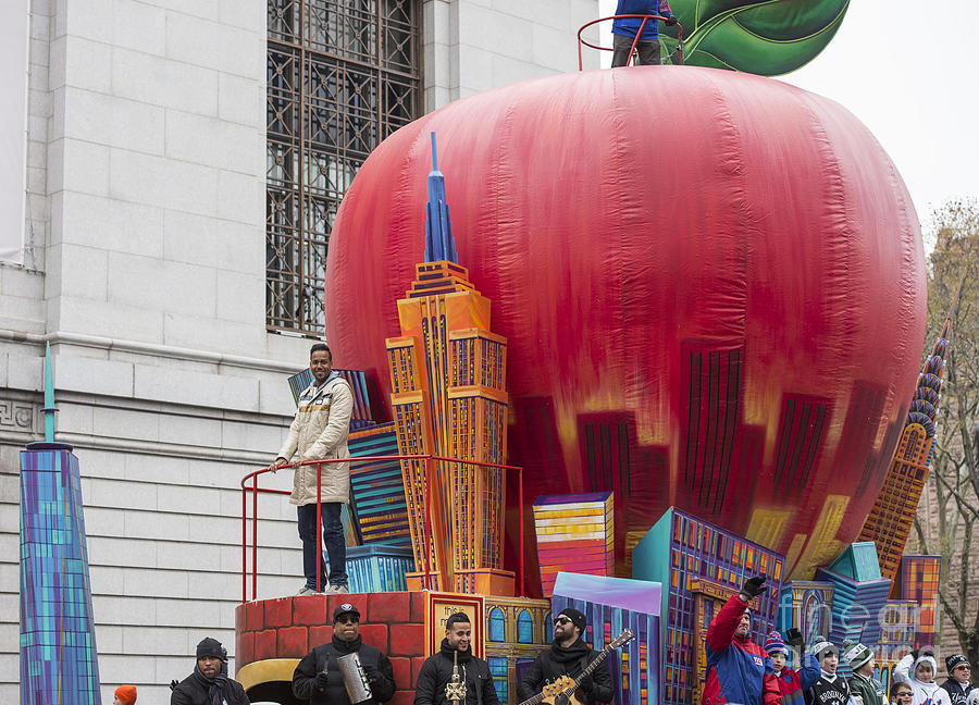 Big Apple Float w. Romeo Santos by NY Daily News #1 Photograph by David Oppenheimer