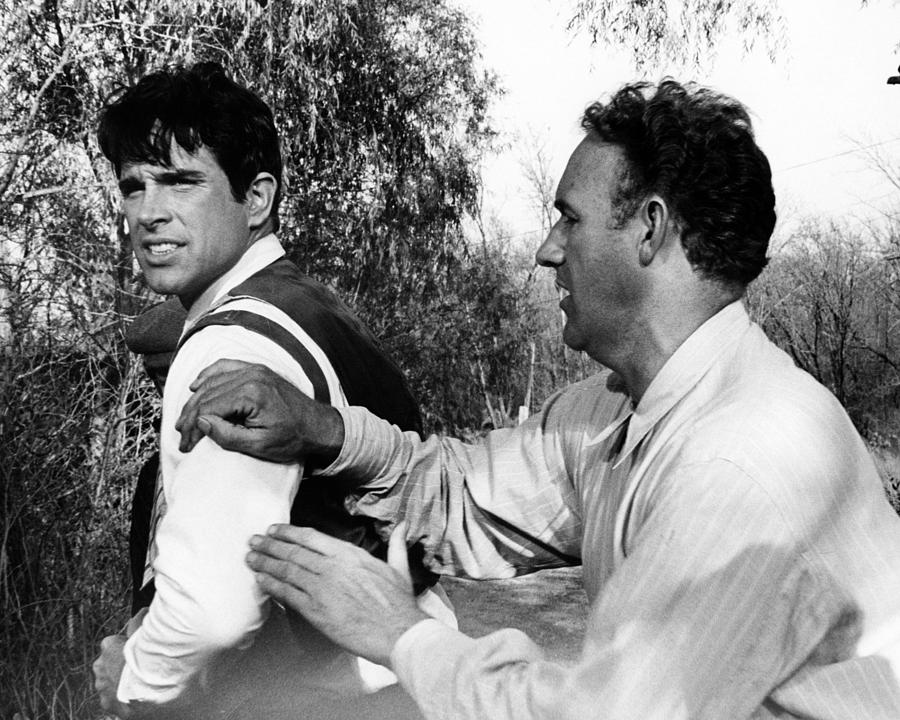 Warren Beatty Photograph - Bonnie and Clyde  #1 by Silver Screen