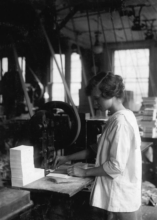 Boston Factory, 1917 #1 Photograph by Granger