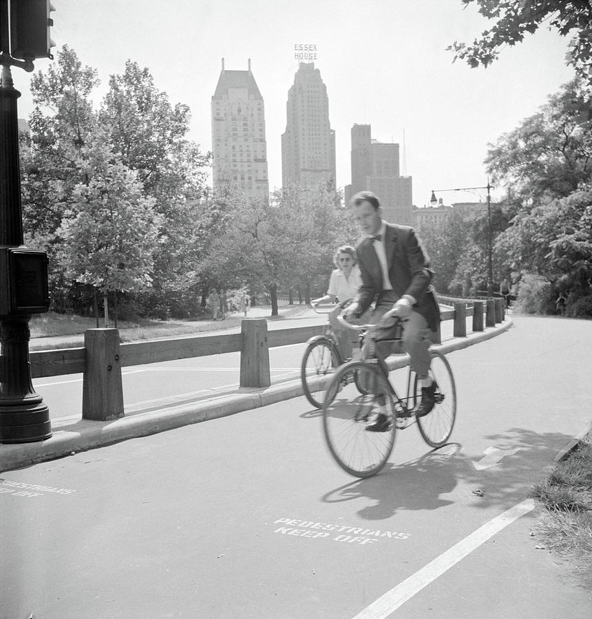 Central Park, 1942 #1 Photograph by Granger