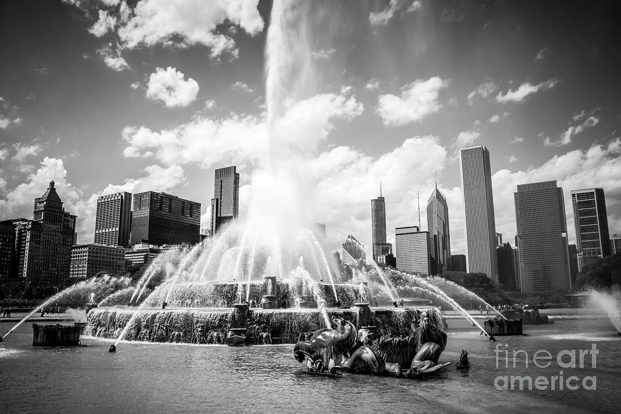Chicago Buckingham Fountain Black and White Picture #1 Photograph by Paul Velgos