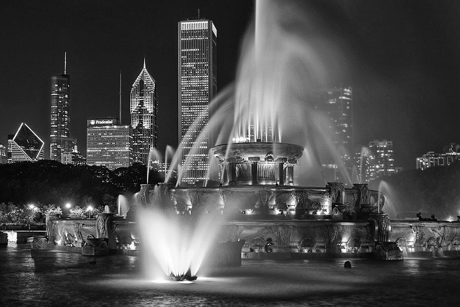 Chicago Fountain at Night #1 Photograph by Andrew Soundarajan