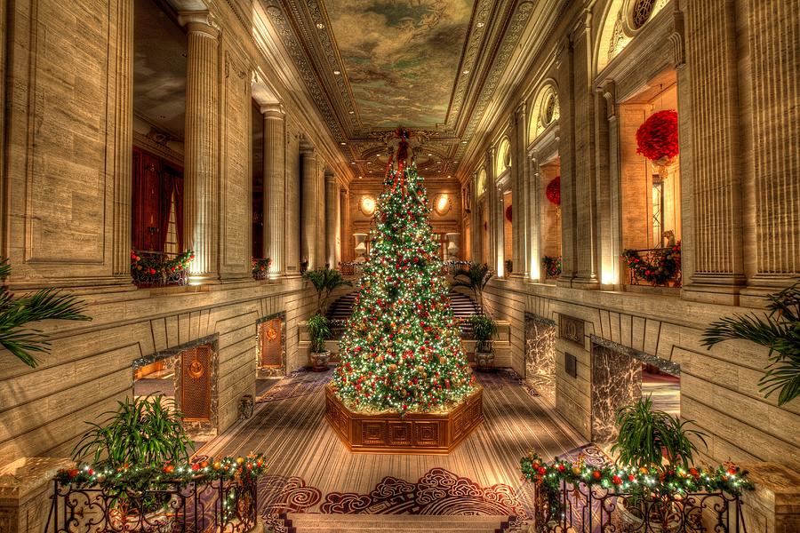 Chicago Hilton Hotel At Christmas Photograph by Bob Kinnison