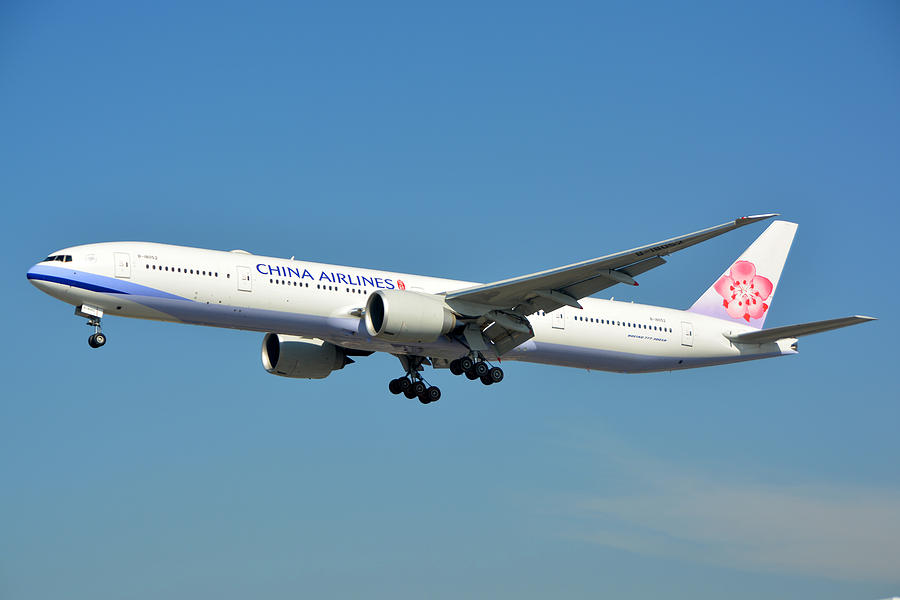 China Airlines Boeing 777-36NER B-18052 KLAX January 19 2015 #2 Photograph by Brian Lockett