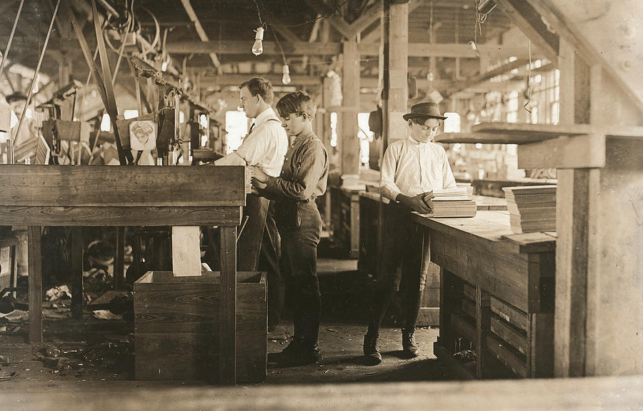 Cigar Box Factory, 1909 #1 Photograph by Granger