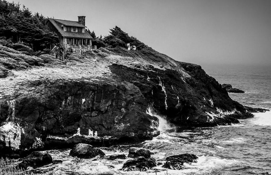 Cape Perpetua Photograph - Cliff House #1 by Paul Haist