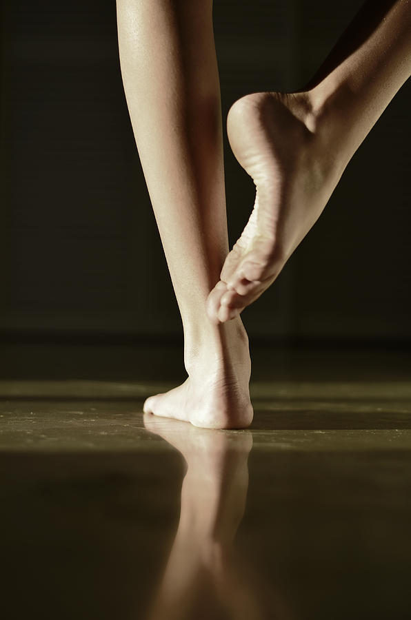 Nude Photograph - Dancer #1 by Laura Fasulo