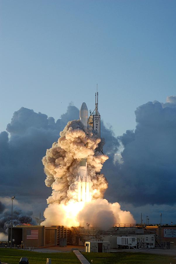 Dawn Spacecraft Being Launched Photograph by Nasa/science Photo Library ...