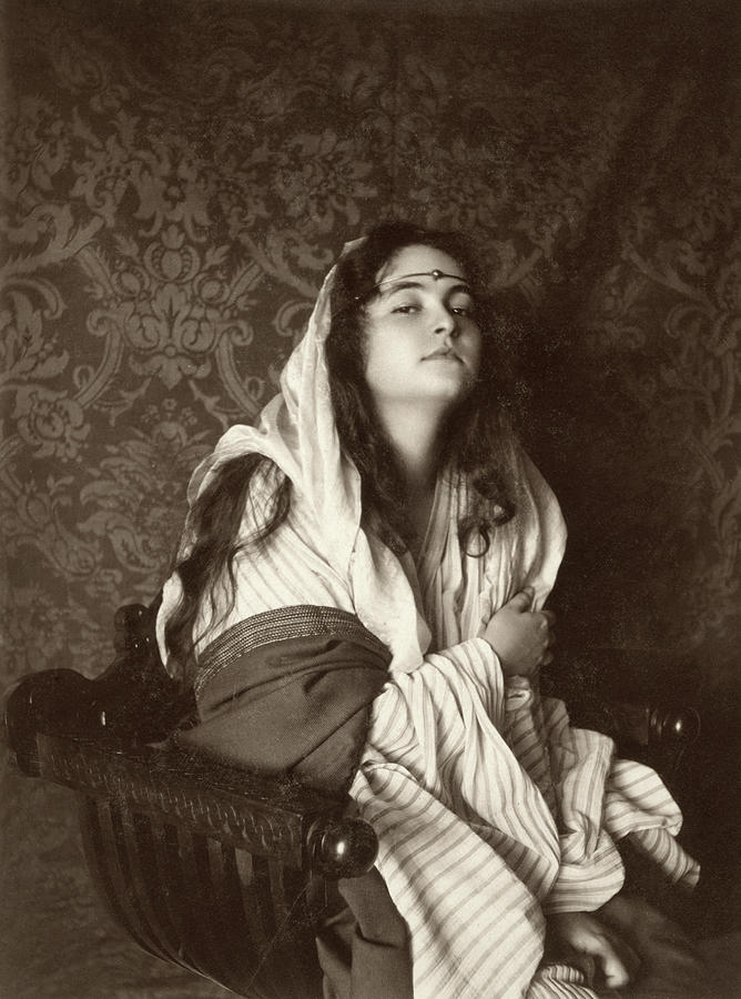 Day Woman, C1895 #1 Photograph by Granger