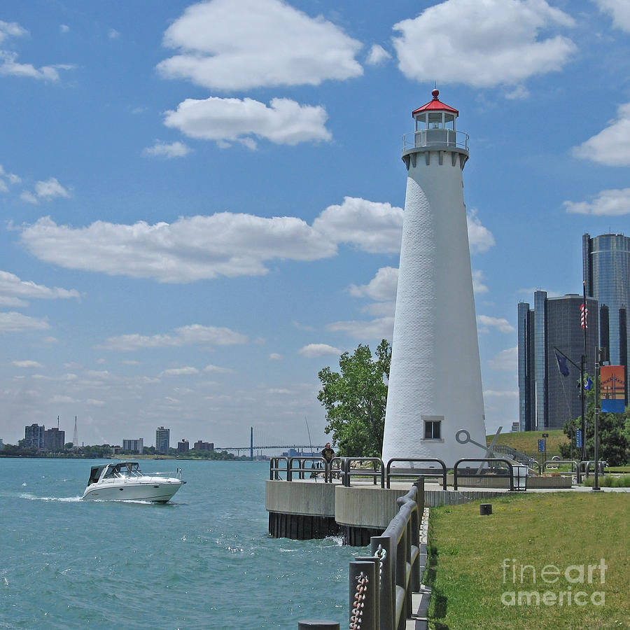 Detroit Lighthouse Photograph by Ann Horn