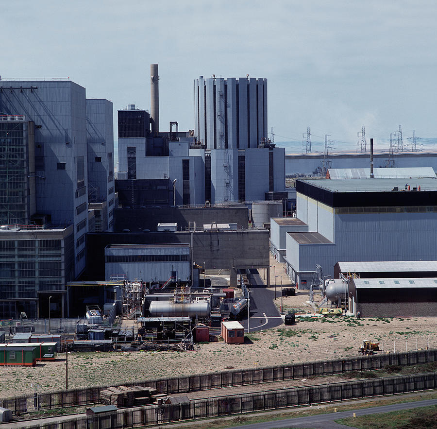 Dungeness Photograph - Dungeness Nuclear Power Station #1 by Robert Brook/science Photo Library