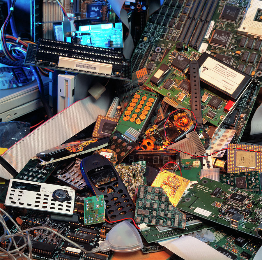 Scrap Photograph - Electronic Scrap by Jerry Mason/science Photo Library Scrap Photograph - Electronic Scrap by Jerry Mason/science Photo Library