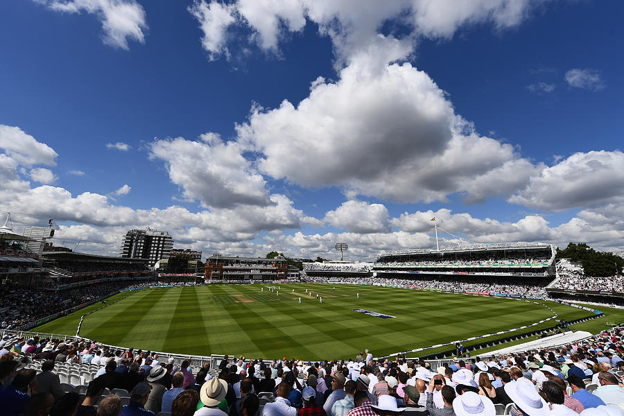 England v Pakistan: 1st Investec Test - Day One #1 Photograph by Shaun Botterill