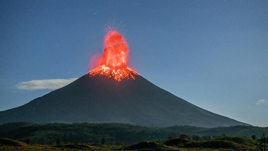 Eruption Of Momotombo Volcano #1 Photograph by Martin Rietze/science Photo Library