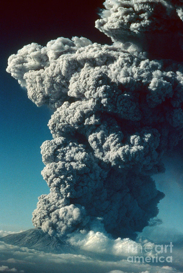Eruption Of Mount St. Helens #1 Photograph by Images & Volcans