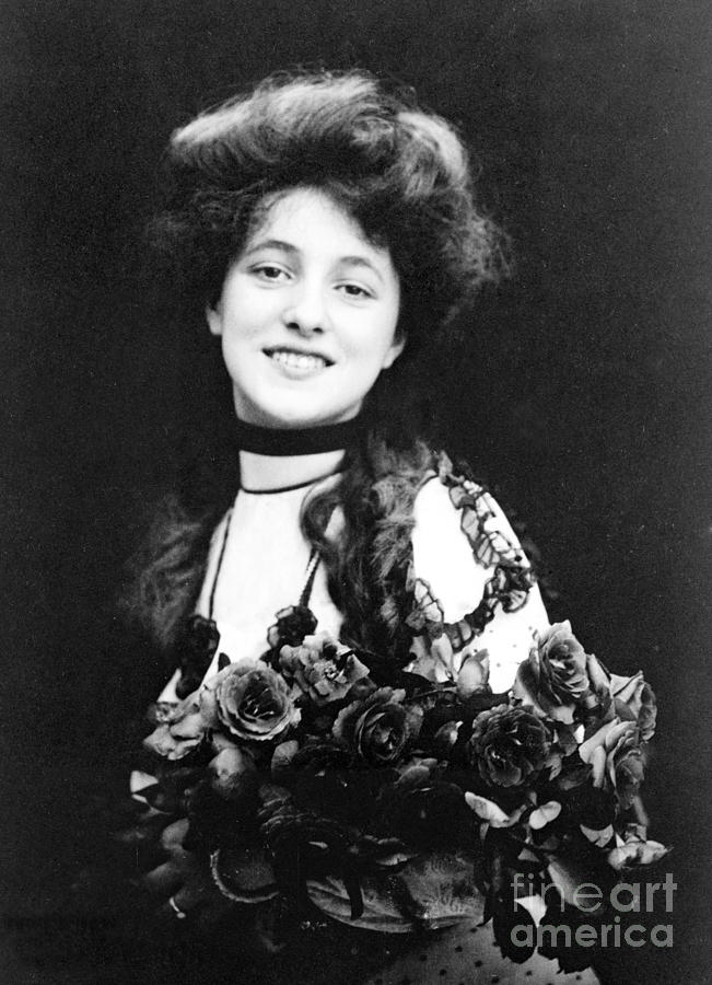 Evelyn Nesbit, American Model #1 Photograph by Science Source